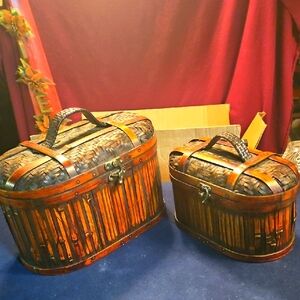 Set of 2 Elegant Wooven Bamboo  Sewing Baskets  Duo Price Is For Both